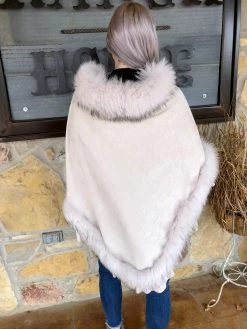 Foxy Mama Poncho 9 Foxy Mama Poncho -shopranchhouse shop IMG 1396