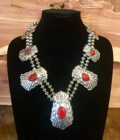 The Valeria Necklace