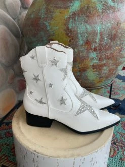 Betsey Johnson Star Of The Show Edison Boots -shopranchhouse shop IMG 8676 c8fe2cd7 1131 4279 b78b ef827219535a