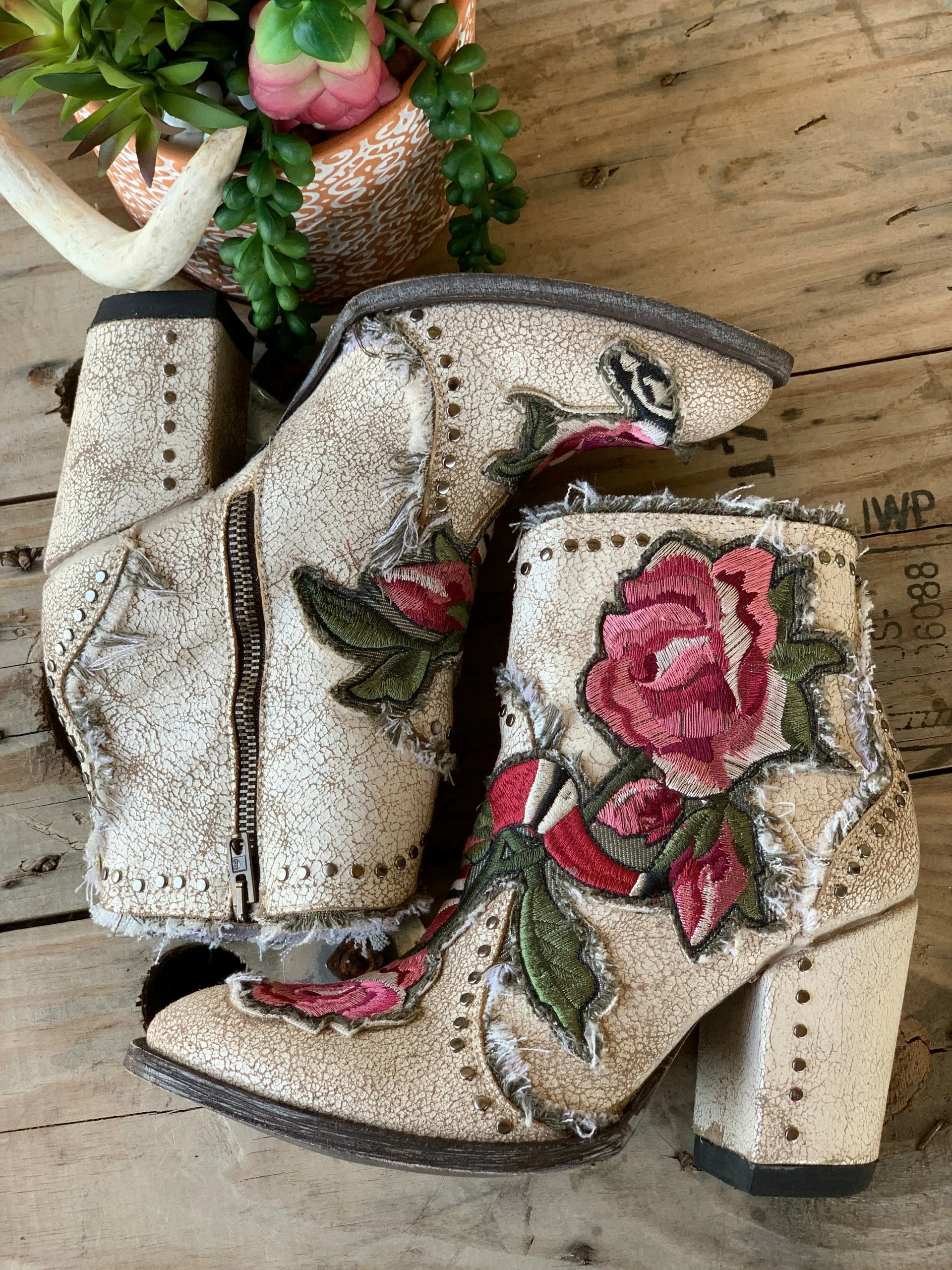 Old Gringo Carla Floral Bootie - Crackled White 4 Old Gringo Carla Floral Bootie - Crackled White - Image 2