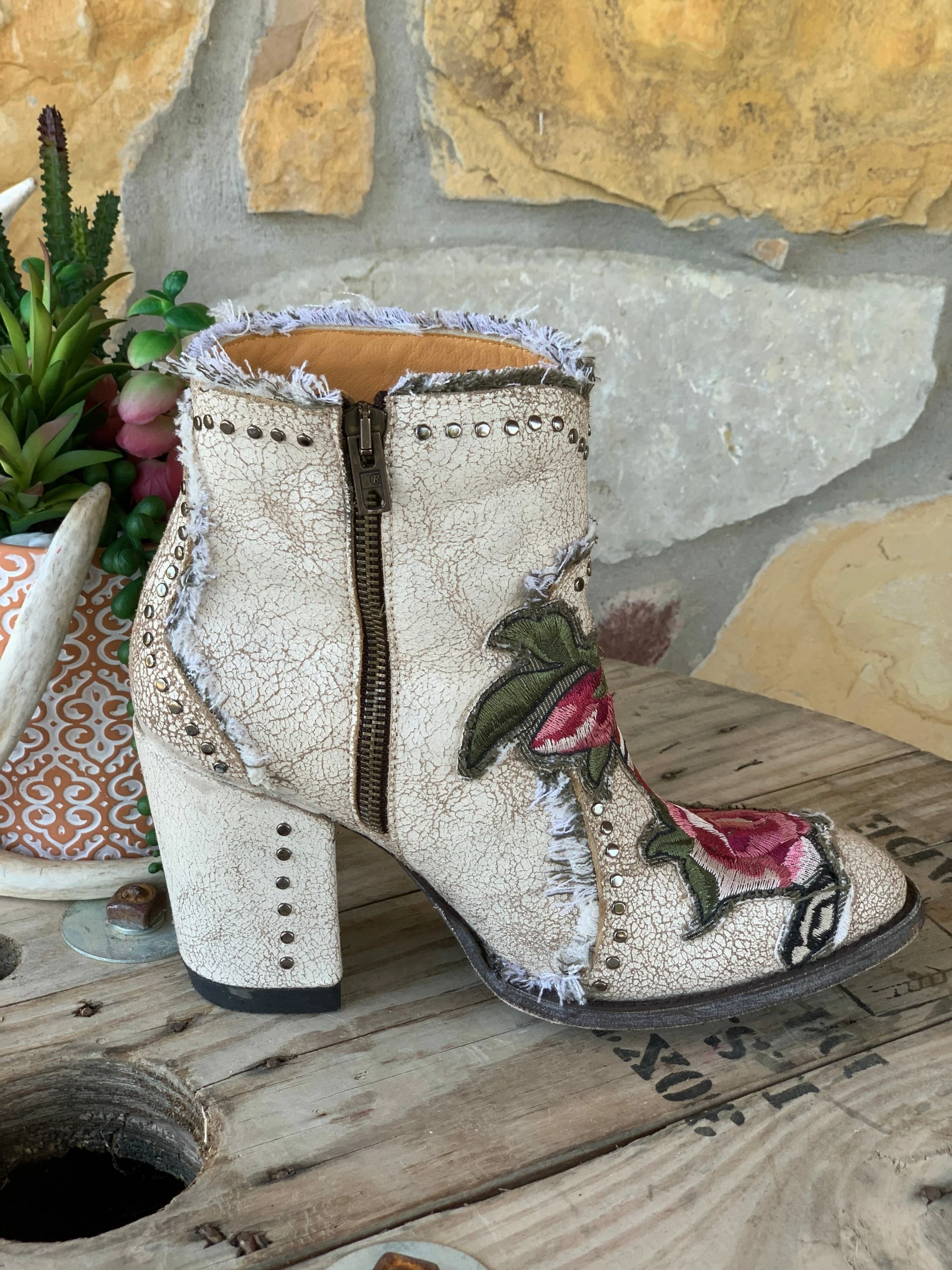 Old Gringo Carla Floral Bootie - Crackled White 7 Old Gringo Carla Floral Bootie - Crackled White - Image 5